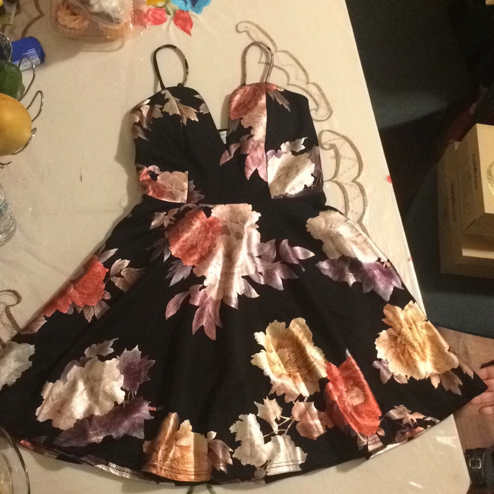 V-line Floral Party Dress